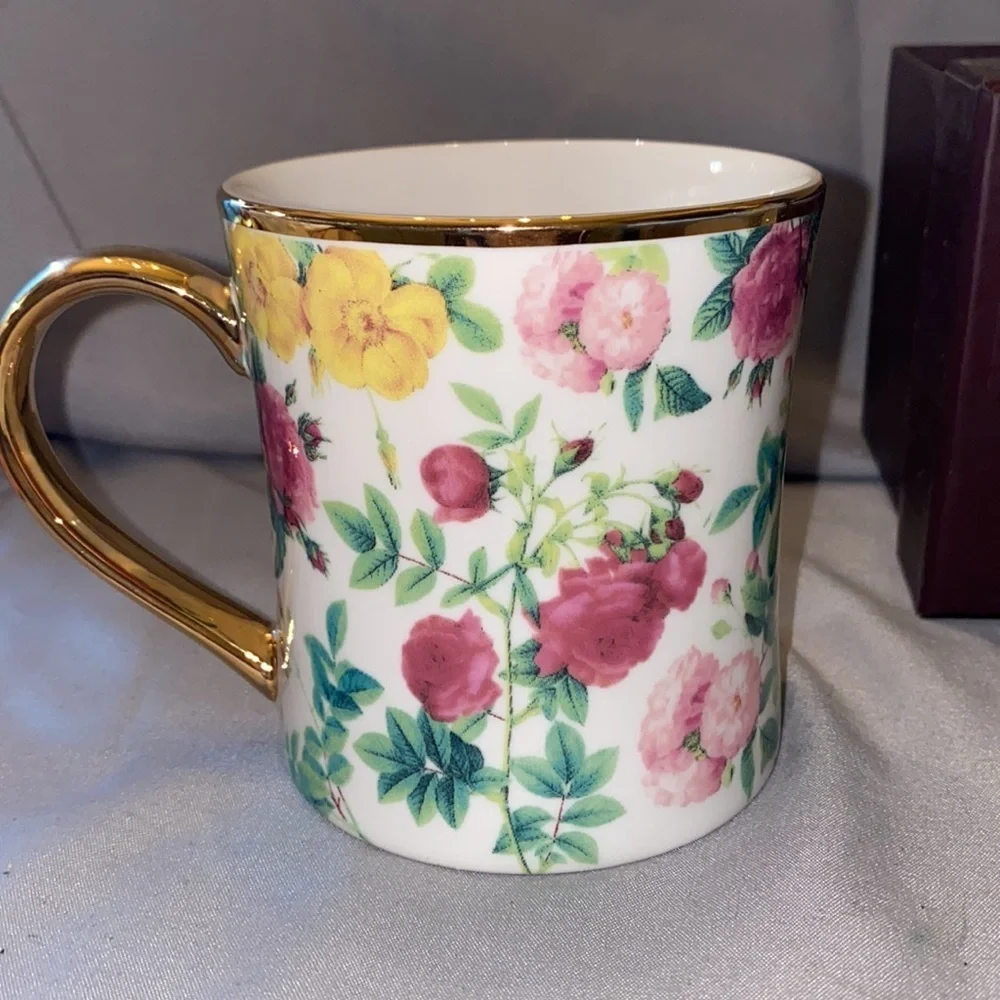 Bx47 New in box, vintage Victorian trading Co Mug